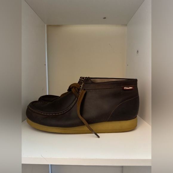 Clark’s Wallabees men’s size 9 brown tan main image 4